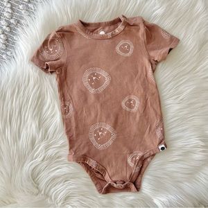 (💚4/$20) Cute lion onesie